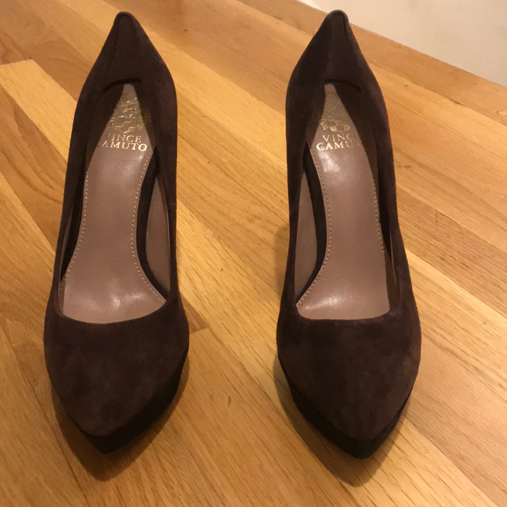 Vince Camuto never worn heels